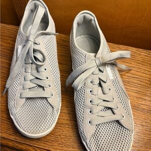 Puma Women's Gray Sneakers